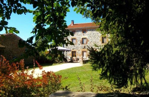 Saint-Privat-d'Allier Lit Et Petit-Déjeuner | Chambre cosy avec bien-être, parking, wifi - Au cœur de l'Auvergne - FR-1-582-506