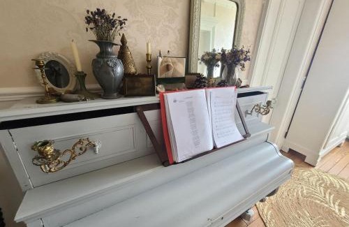 Medonville Lit Et Petit-Déjeuner | Chambre cosy avec accueil chaleureux, proche de Vittel et Contrexéville - FR-1-589-480