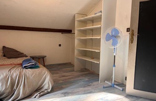 La Celle-sous-Gouzon Maison | Chambre Cosy , sub et wc privatif , chez l'habitant avec piscine