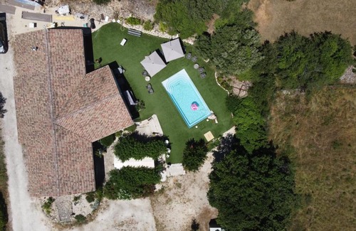 Taulignan Maison | Chambre d'Adelice avec piscine