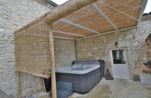 Castelnau-sur-l'Auvignon Lit Et Petit-Déjeuner | Chambre d'hôtes Le Bol d'Air avec jacuzzi