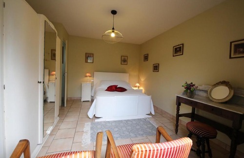 Saint-Denis-sur-Sarthon Maison | Chambre d'hôte Courtoux