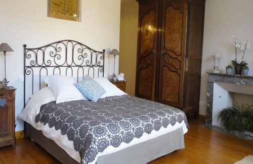 Saint-Saturnin-du-Bois Lit Et Petit-Déjeuner | Chambre d'hôtes Les 2 Madeleine