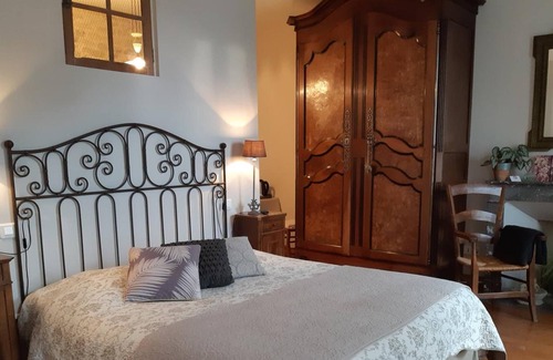 Saint-Saturnin-du-Bois Lit Et Petit-Déjeuner | Chambre d'hôtes Les 2 Madeleine