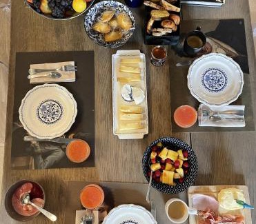 Saincaize-Meauce Lit Et Petit-Déjeuner | Chambre d'hôte, Château de Meauce Louise et Marie