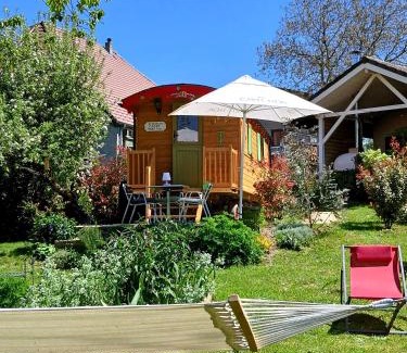 Villy-le-Bouveret Lit Et Petit-Déjeuner | Chambre d'hôte dans Roulotte aménagée tout confort Kitchenette SDB La Fée Favie