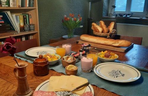 Planchez Lit Et Petit-Déjeuner | Chambre d'hôte Le Châtaignier
