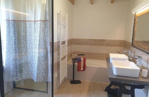 Galapian Lit Et Petit-Déjeuner | chambre d'hôtes à la ferme du Moulin