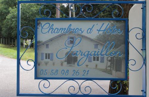 Pouillon Lit Et Petit-Déjeuner | Chambre d'Hôtes au Sargaillon