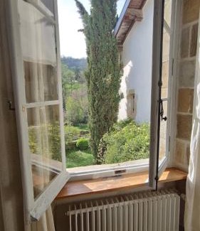 Le Mas-d'Azil Lit Et Petit-Déjeuner | Chambre d'hôtes cœur de village 2-3 pers - maison avec jardin en bord de rivière