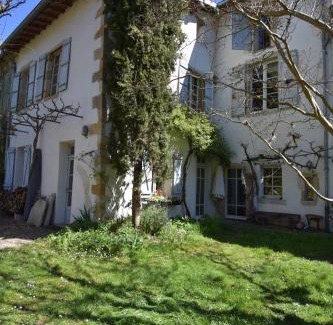 Le Mas-d'Azil Lit Et Petit-Déjeuner | Chambre d'hôtes cœur de village 2-3 pers - maison avec jardin en bord de rivière