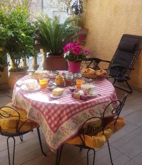 Lacrouzette Lit Et Petit-Déjeuner | Chambre d'hôtes chez Claude Bardou