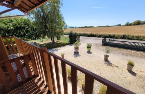 Corbelin Lit Et Petit-Déjeuner | Chambre d'hôtes, dauphin, le petit cocon d'auré