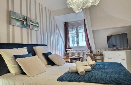 Maillets - Bellevue Lit Et Petit-Déjeuner | Chambre d'hôtes de Verdigné Piscine chauffée Parking Wifi