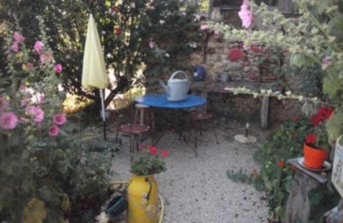 Chire-en-Montreuil Lit Et Petit-Déjeuner | Chambre d'hôtes chez Denis et Margot