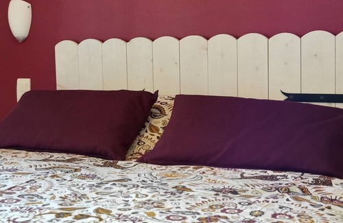 Beaufort Lit Et Petit-Déjeuner | Chambre D'hôtes, La Maison Millésime, Chambre La Vigne