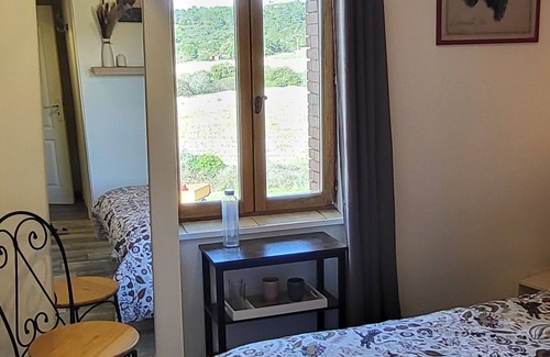 Beaufort Lit Et Petit-Déjeuner | Chambre D'hôtes, La Maison Millésime, Chambre La Vigne