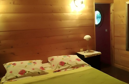 Arzens Lit Et Petit-Déjeuner | Chambre d'Hôtes Neptune Wood