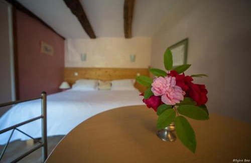 Saint-Andre-de-Najac Maison | Chambre d'hotes La Source Aveyron
