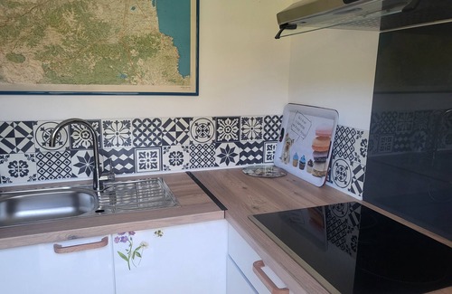 Reynes Lit Et Petit-Déjeuner | Chambre d'Hôtes with breakfast, kitchen and swimming pool in summer!
