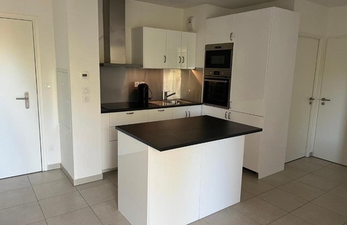 Aubagne Maison | Chambre dans un appartement neuf centre-ville chez l'habitant