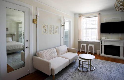 East Village Appartement | Chambre de Bonne in Downtown Long Beach