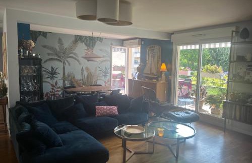 Quartier de Becon Maison | Chambre et salle de bains autonome dans un logement élégant