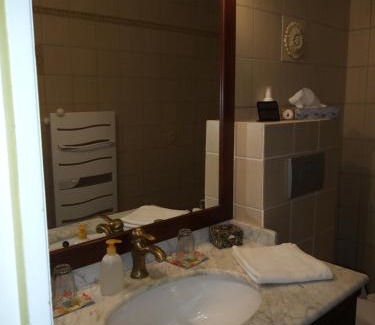 Fontenailles Maison | Chambre et sanitaires privés chez un particulier