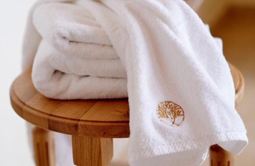 Saint-Pierre-de-Cole Lit Et Petit-Déjeuner | Chambre Flori - Lavy