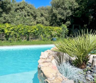 Saint-Genies-des-Mourgues Lit Et Petit-Déjeuner | CHAMBRE d'Hôtes avec PISCINE & KITCHENETTE