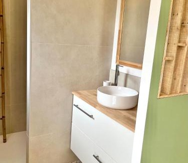 Saint-Genies-des-Mourgues Lit Et Petit-Déjeuner | CHAMBRE d'Hôtes avec PISCINE & KITCHENETTE