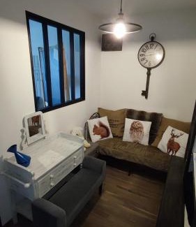 Saint-Hilaire-des-Landes Maison | Chambre retour en classe