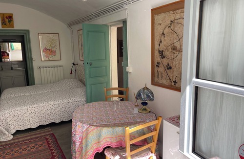 Saint-Hippolyte-du-Fort Lit Et Petit-Déjeuner | Chambre Nicolas, fraîche en été, chaude en hiver
