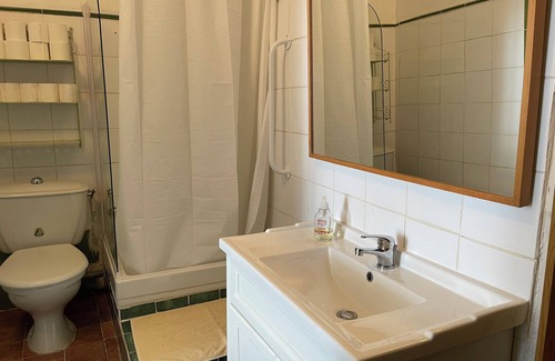 Saint-Hippolyte-du-Fort Lit Et Petit-Déjeuner | Chambre Nicolas, fraîche en été, chaude en hiver