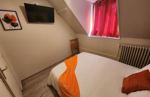 Saint-Nicolas-d'Aliermont Lit Et Petit-Déjeuner | chambre orange