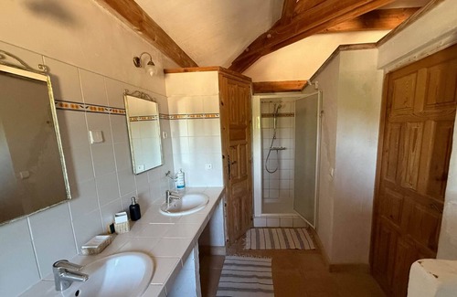 Saint-Mathieu-de-Treviers Autre | Chambre d'hôtes de la tour with exceptional 25 m swimming pool, relaxation pool and spa.