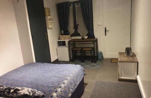 Adamville Maison | Chambre indépendante au calme à Saint-Maur-des-Fossés