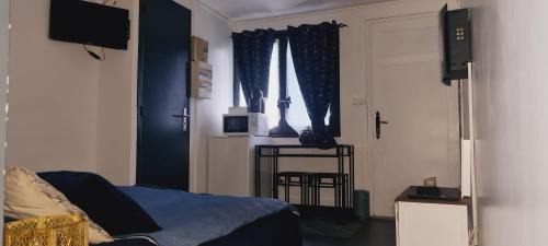 Adamville Maison | Chambre indépendante avec salle de bain privée au calme Saint-Maur-des-Fossés
