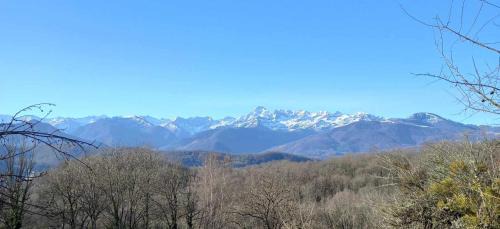 Soulan Lit Et Petit-Déjeuner | CHAMBRE INDEPENDANTE au calme en moyenne montagne