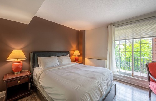 Saint-Sauveur Hôtel | Chambre lit Queen avec balcon (25)