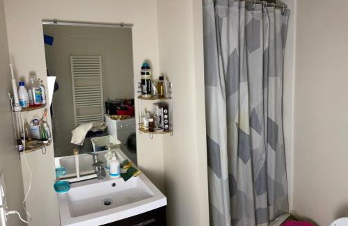 Limoges Maison | Chambre lumineuse Au calme avec place de parking privé