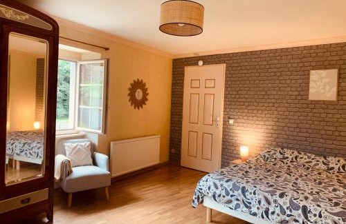 Eysus Lit Et Petit-Déjeuner | Chambre Mathura au Moulin d'Eysus