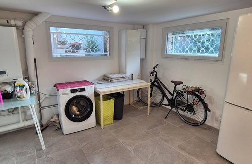 Champigny-sur-Marne Appartement | Chambre Meuble tourisme. TV, WIFI, SDB et WC privatif en Pavillon