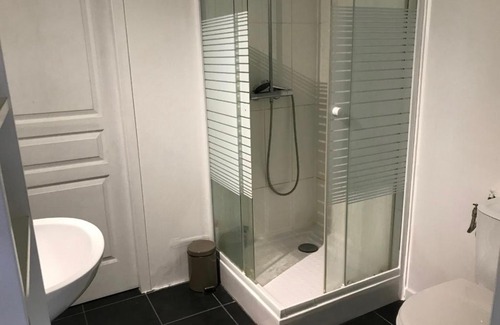 Les Serres - Vivier Maison | Chambre meublée Lyon ouest