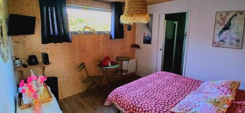 Scaer Lit Et Petit-Déjeuner | Chambre paisible avec jardin à la campagne en Finistère sud