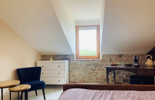 Feneyrols Lit Et Petit-Déjeuner | Agréable chambre privée à la campagne avec salle de douche