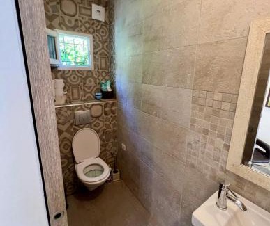 Saint-Antoine Maison | Chambre privé avec piscine ,parking et cuisine prive