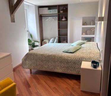 Domagne Maison | Chambre privée avec salle de bain