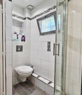 Stains Appartement | Chambre privée dans logement partagé, Pepsy Blue cozy Paris & Stade de France