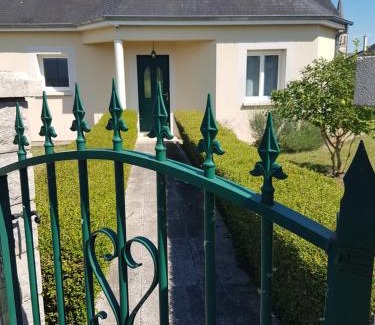 Vernantes Maison | Chambre privée des 2 Clochers